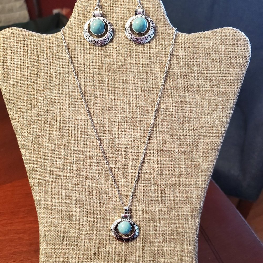 Necklace & Earring Set